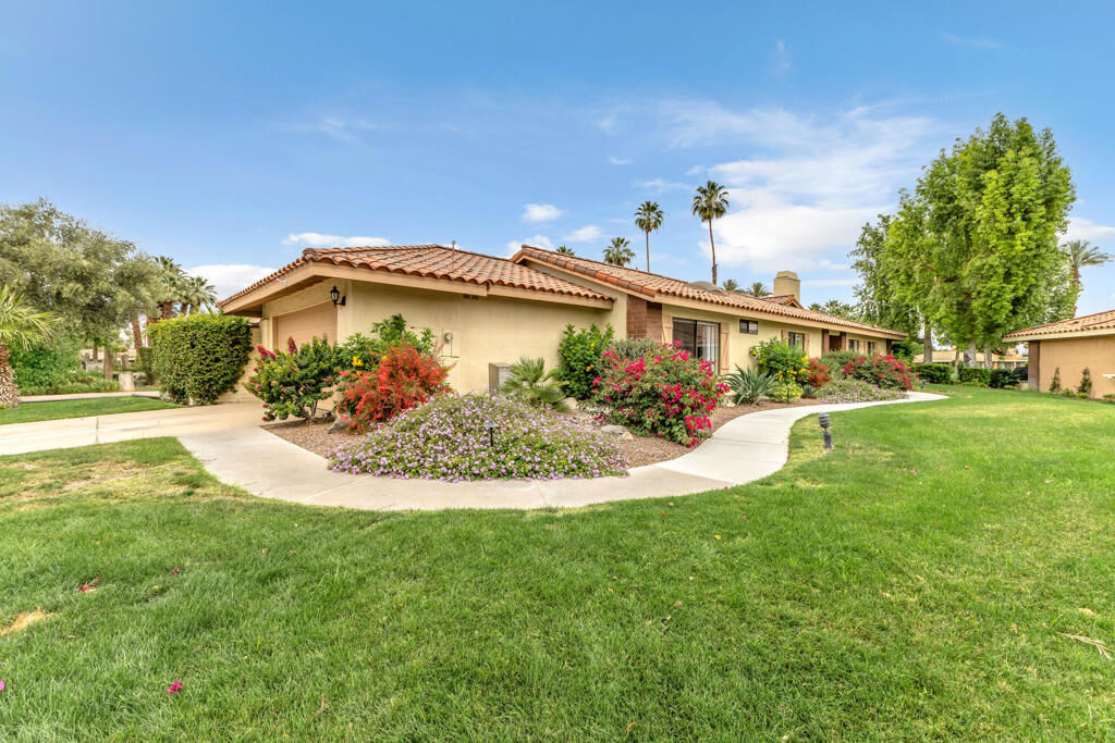 Property Photo: 260 Calle Del Verano CA 92260