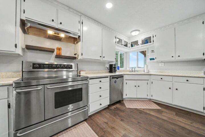 Property Photo: 9540 Almond Drive CA 95252