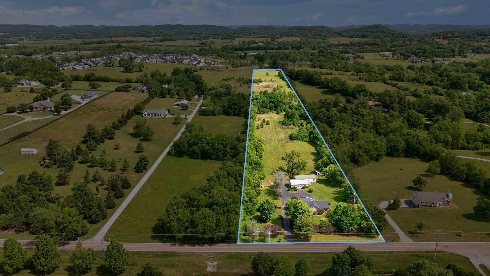 Property Photo:  2740 Critz Ln  TN 37179 