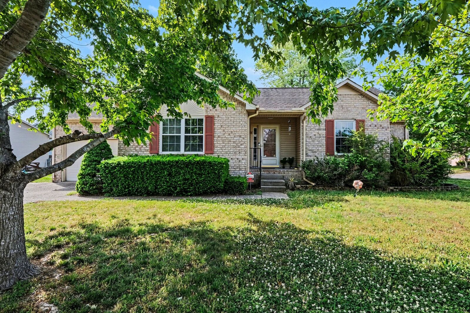 Property Photo: 2500 Park Green Ln TN 37138