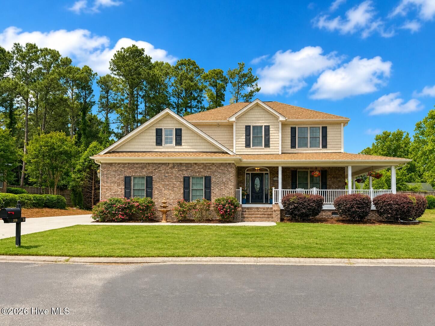 Property Photo: 319 Ashworth Manor Court NC 28412