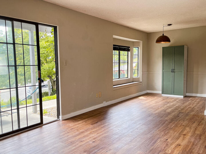Property Photo:  495 Chestnut Street 1  OR 97520 