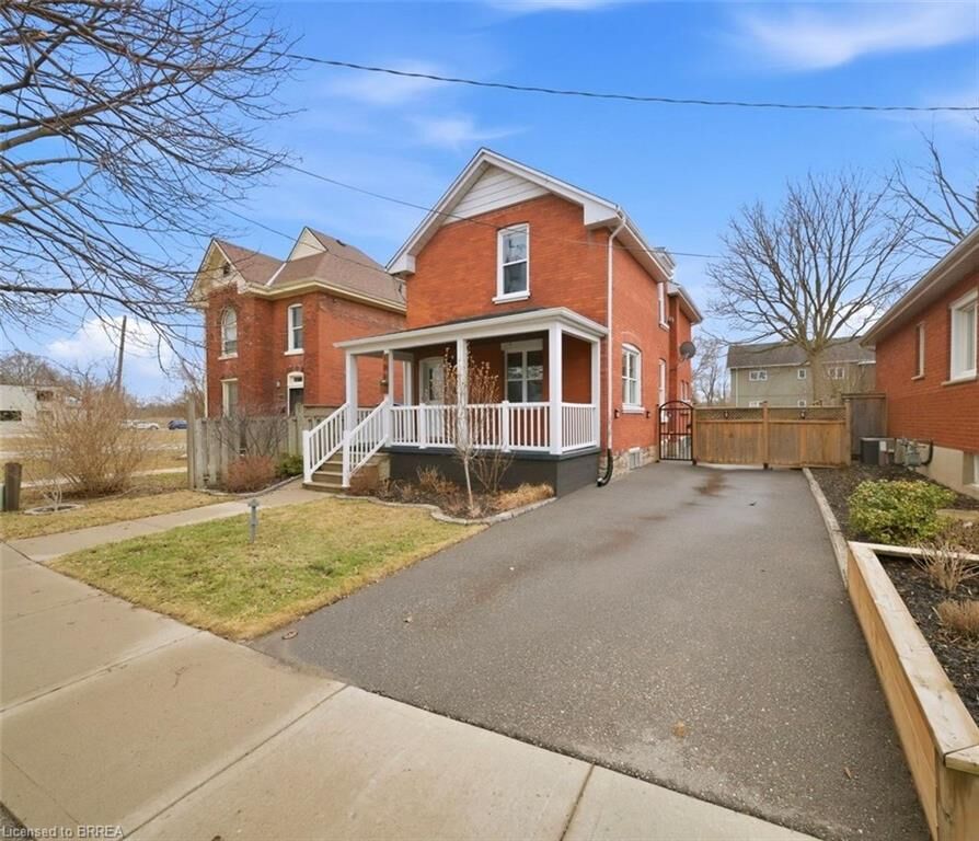 Property Photo:  188 Grand River Avenue  ON N3T 4X9 