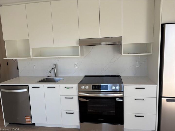 Property Photo:  206 King Street W 907  ON L8P 1A5 