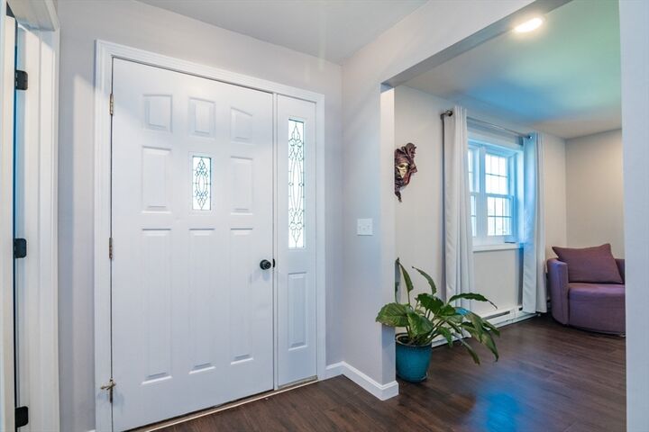 Property Photo: 6 Duncan Dr B MA 01373