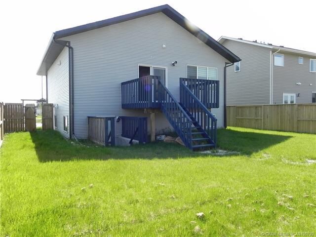 Property Photo:  18 Cross Street  AB T4L 0J4 