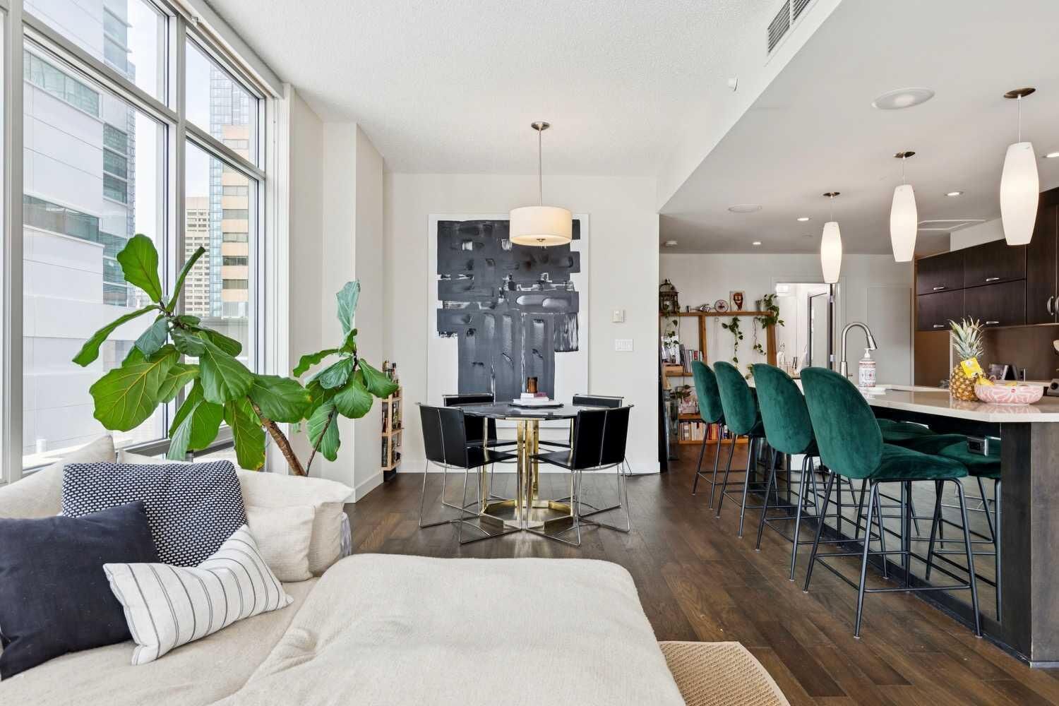 Property Photo:  530 12 Avenue SW 201  AB T2R 0B1 