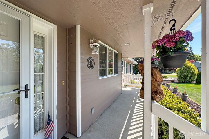 Property Photo:  23  Pearl Place  WA 98382 