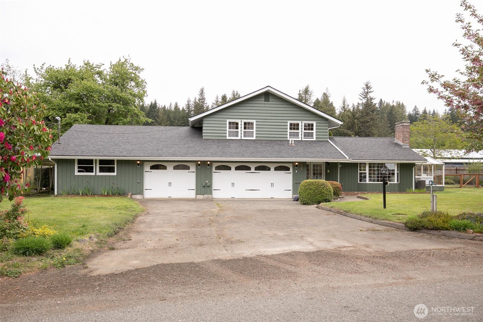 Property Photo:  912 W Simpson Avenue  WA 98563 