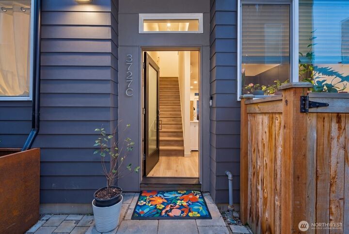Property Photo:  3727 S Dawson Street Unit C  WA 98118 