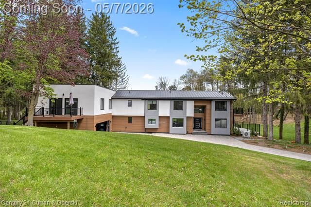 Property Photo:  10459 Hyne Road  MI 48114 