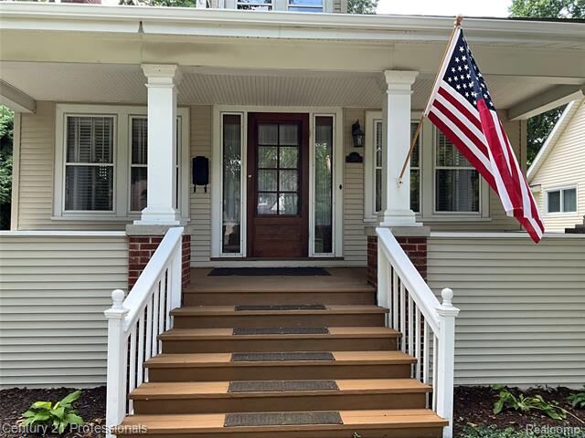 Property Photo:  216 Woodside Road  MI 48073 