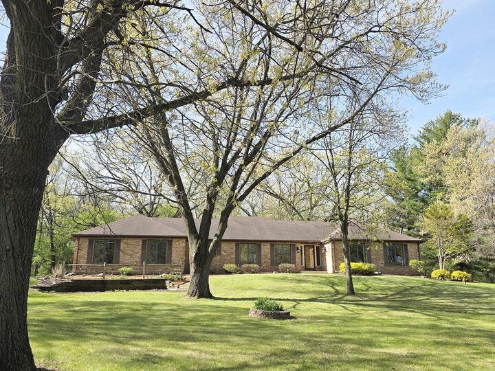 Property Photo:  2322 E Sylvan Lane  WI 53563 