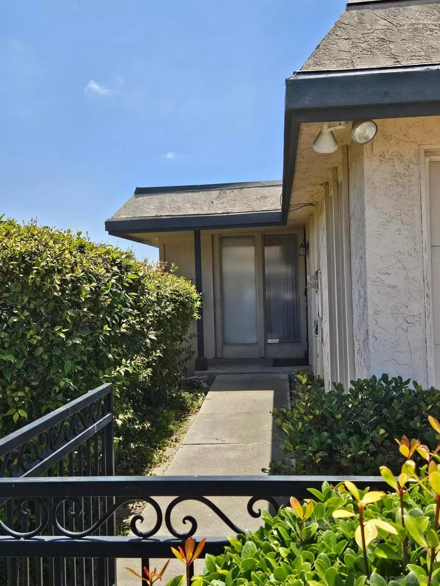 Property Photo:  6993 Caminito Curva  CA 92119 