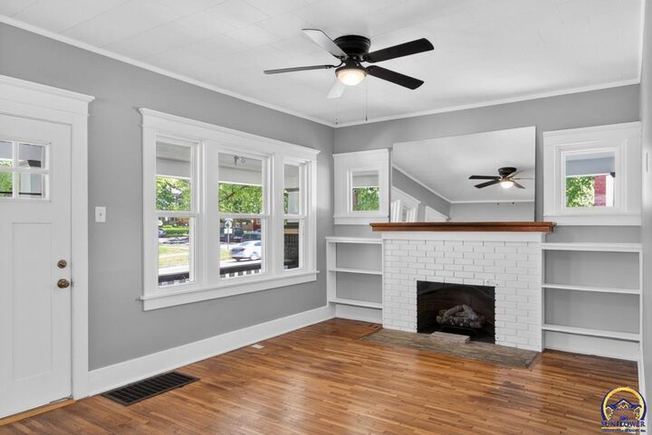 Property Photo:  1801 SW Huntoon St  KS 66604 
