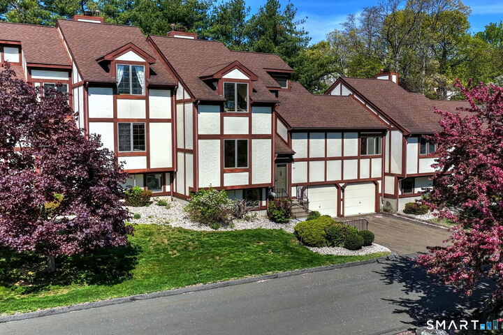 Property Photo:  690 Forest Road 472  CT 06516 