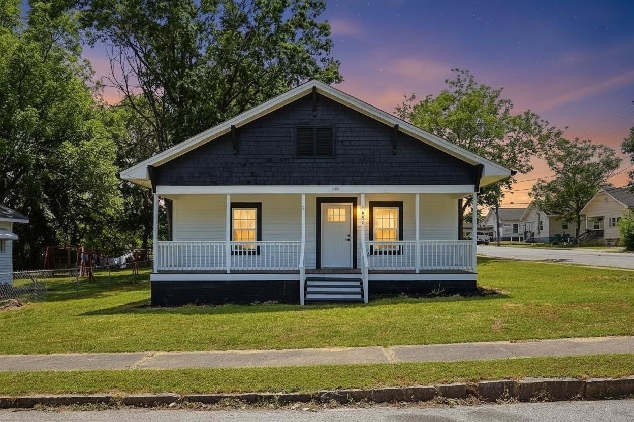 Property Photo:  402 Elm Street  SC 29340 