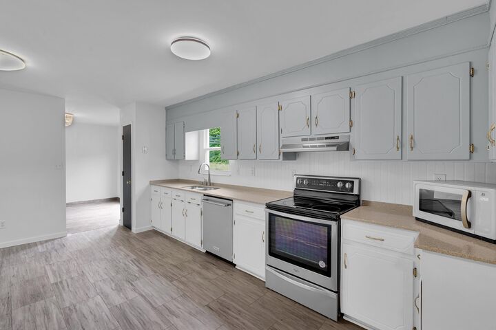 Property Photo:  1359 Old Post Road  SC 29341 