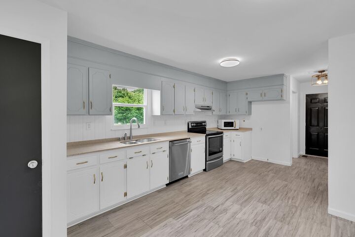 Property Photo: 1359 Old Post Road SC 29341