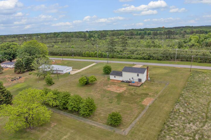 Property Photo: 1359 Old Post Road SC 29341