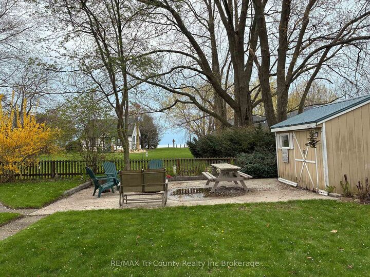 Property Photo: 11 Elizabeth Street ON N0J 1T0