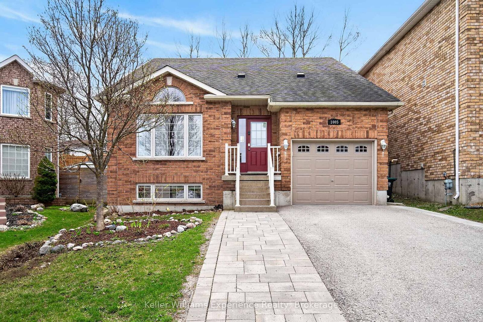 Property Photo:  1005 Whitney Crescent  ON L4R 5N3 