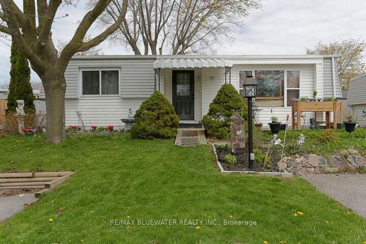 35 Pebble Beach Parkway — photo 1