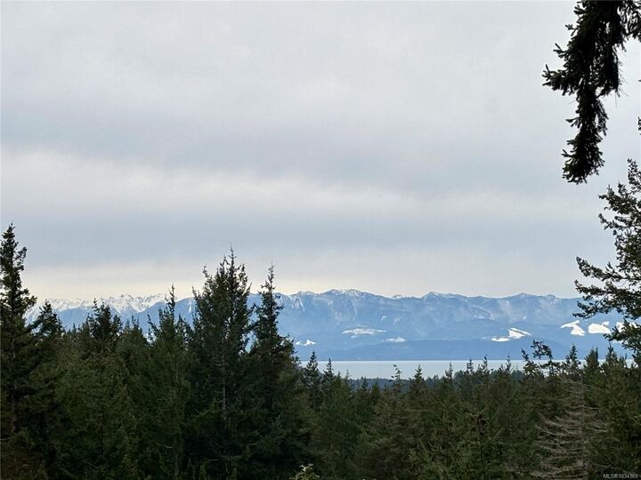 Property Photo: 4980 Deer Park Trail BC V9C 4J3