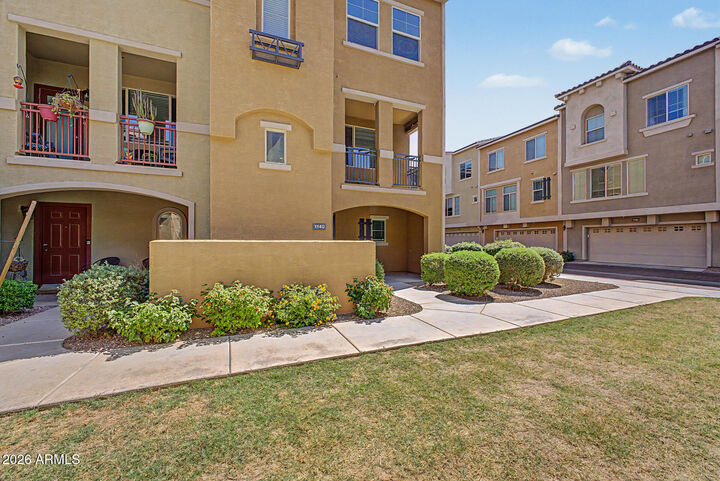 Property Photo:  240 W Juniper Avenue 1140  AZ 85233 