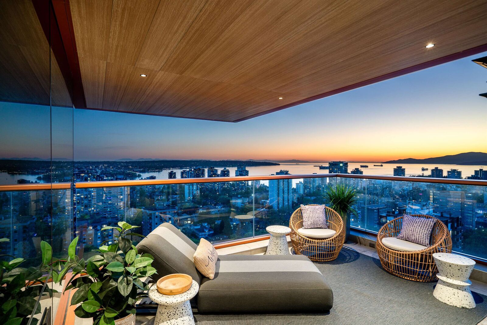 Property Photo: 1408 Robson Street 2901 BC V6G 1B9