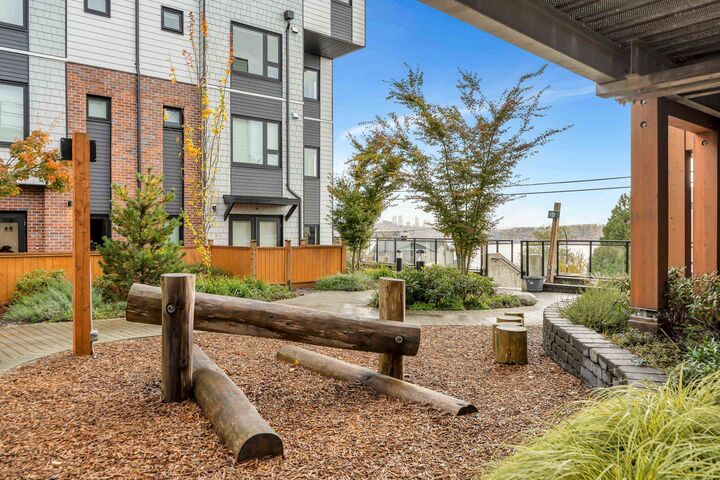 Property Photo: 545 E 2nd Street 146 BC V7L 1E1