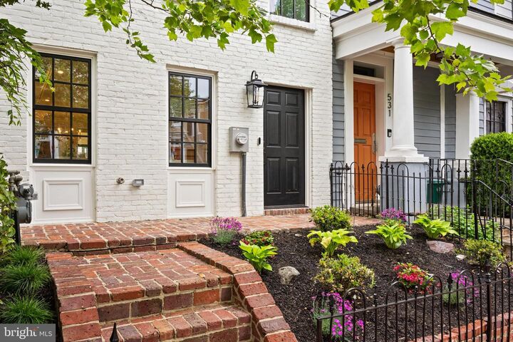 Property Photo:  533 6th St SE  DC 20003 