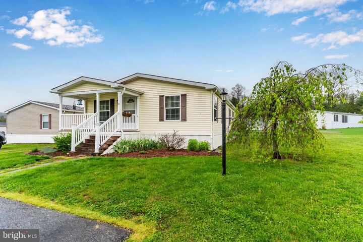 Property Photo:  66 Meadowview Drive  PA 17068 
