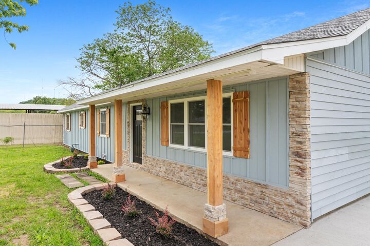 Property Photo:  496 Cr 27  AR 72653 