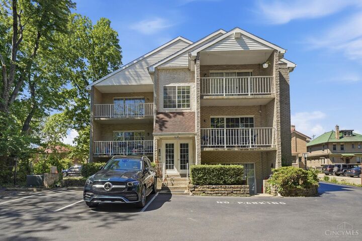 Property Photo: 4816 Glenway Avenue OH 45238