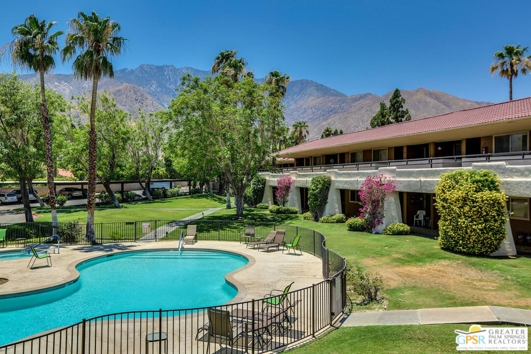Property Photo:  420 N Villa Ct  CA 92262 