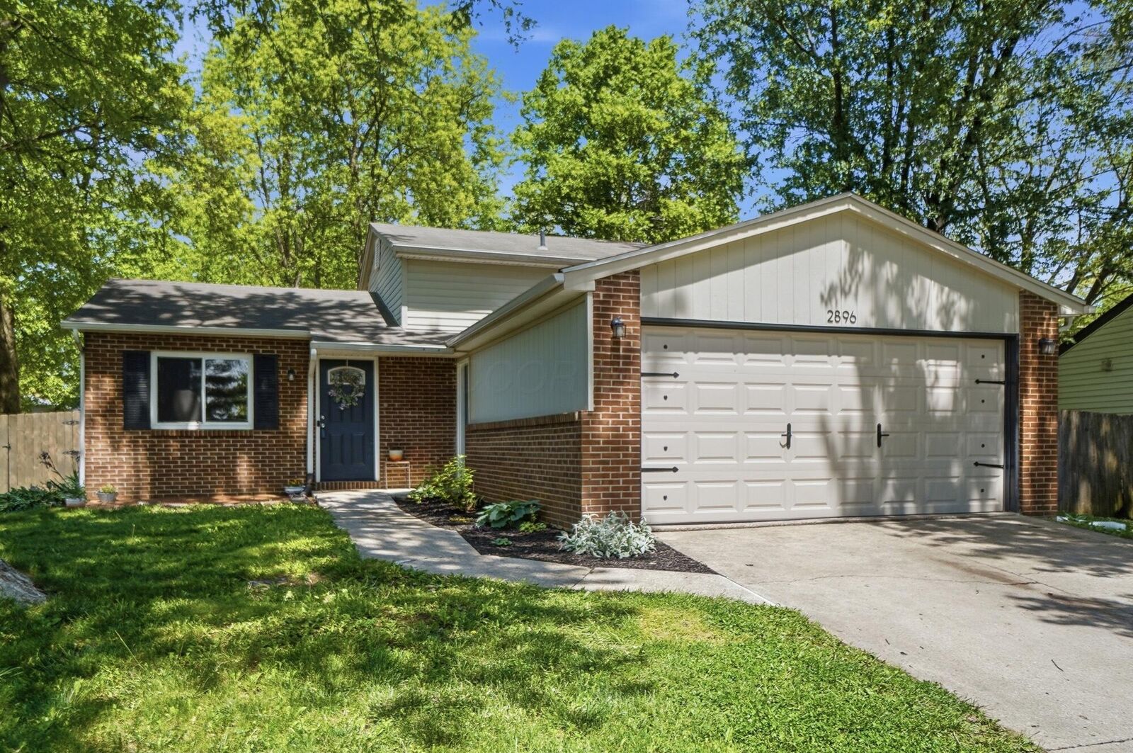 Property Photo:  2896 Chimney Point Drive  OH 43231 