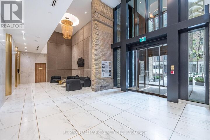 Property Photo:  634 Church Street 2408  ON M4Y 0G9 