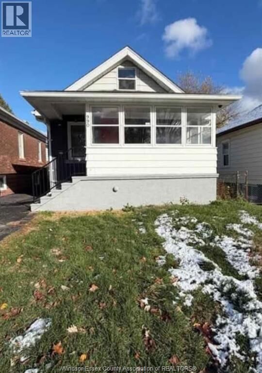 Property Photo:  990 Josephine Avenue  ON N9B 2L5 