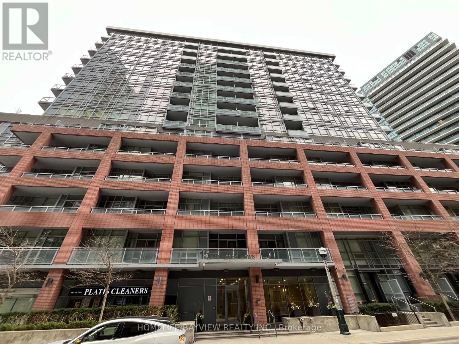 Property Photo:  15 Bruyeres Mews Drive 1011  ON M5V 0A7 