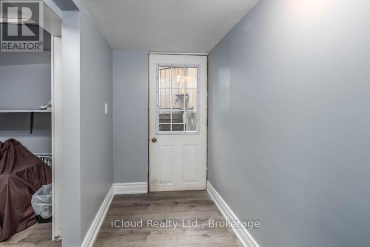 Property Photo:  225 Wallace Avenue (Lower)  ON M6H 1V5 