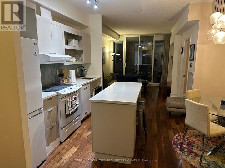 Property Photo: 111 Elizabeth Street 1710 ON M5G 1P7