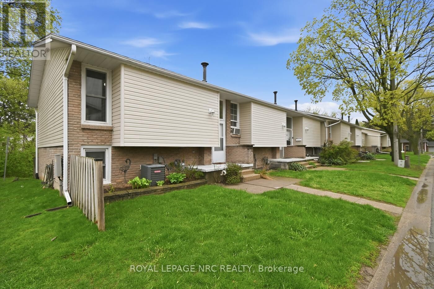 Property Photo:  151 Parnell Road 61  ON L2M 3S4 