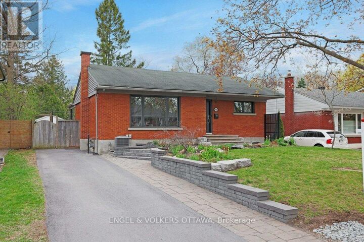 Property Photo:  968 Arkell Street  ON K2B 5R3 