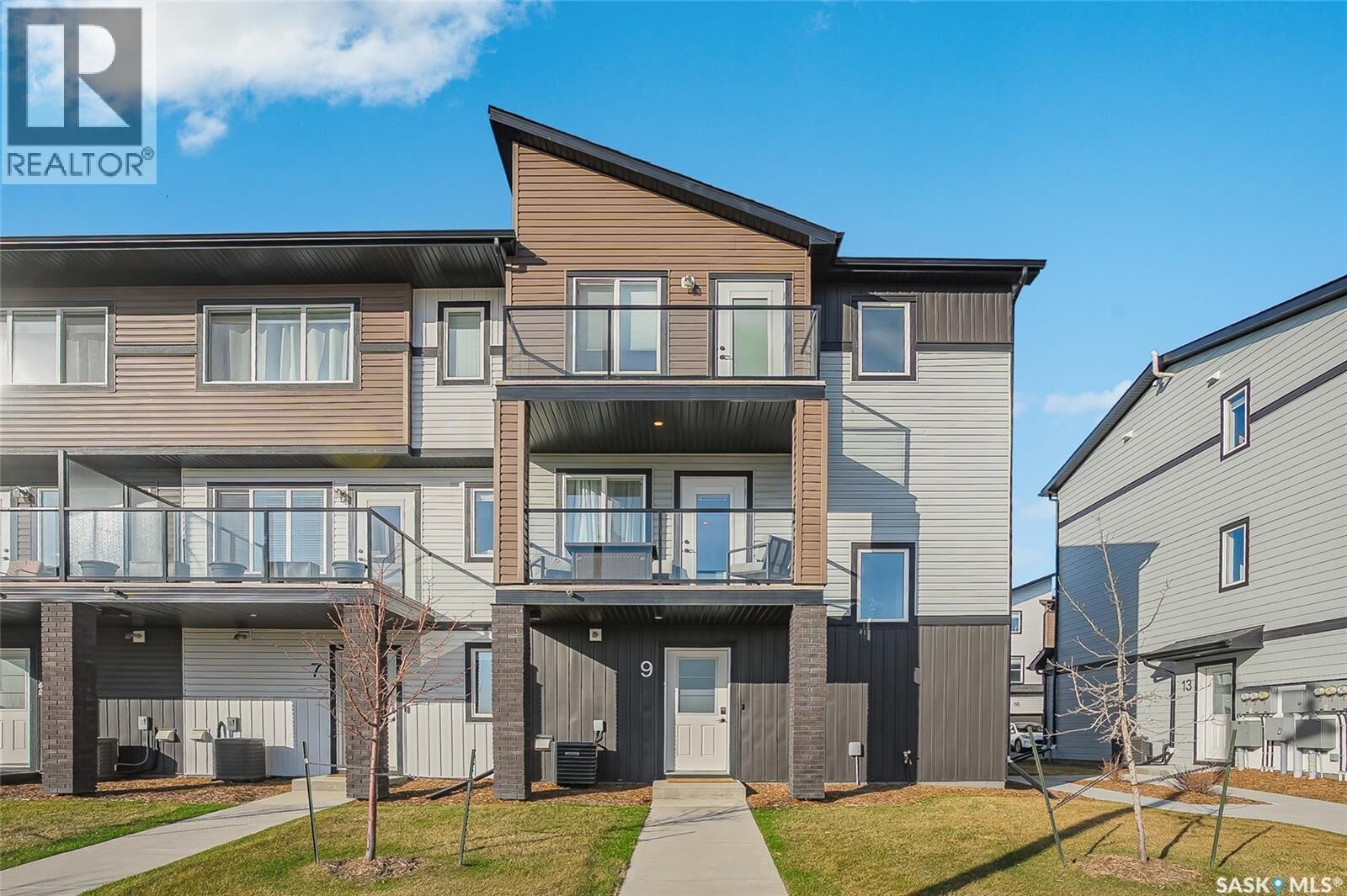 Property Photo:  9 651 Dubois Crescent  SK S7V 0R3 