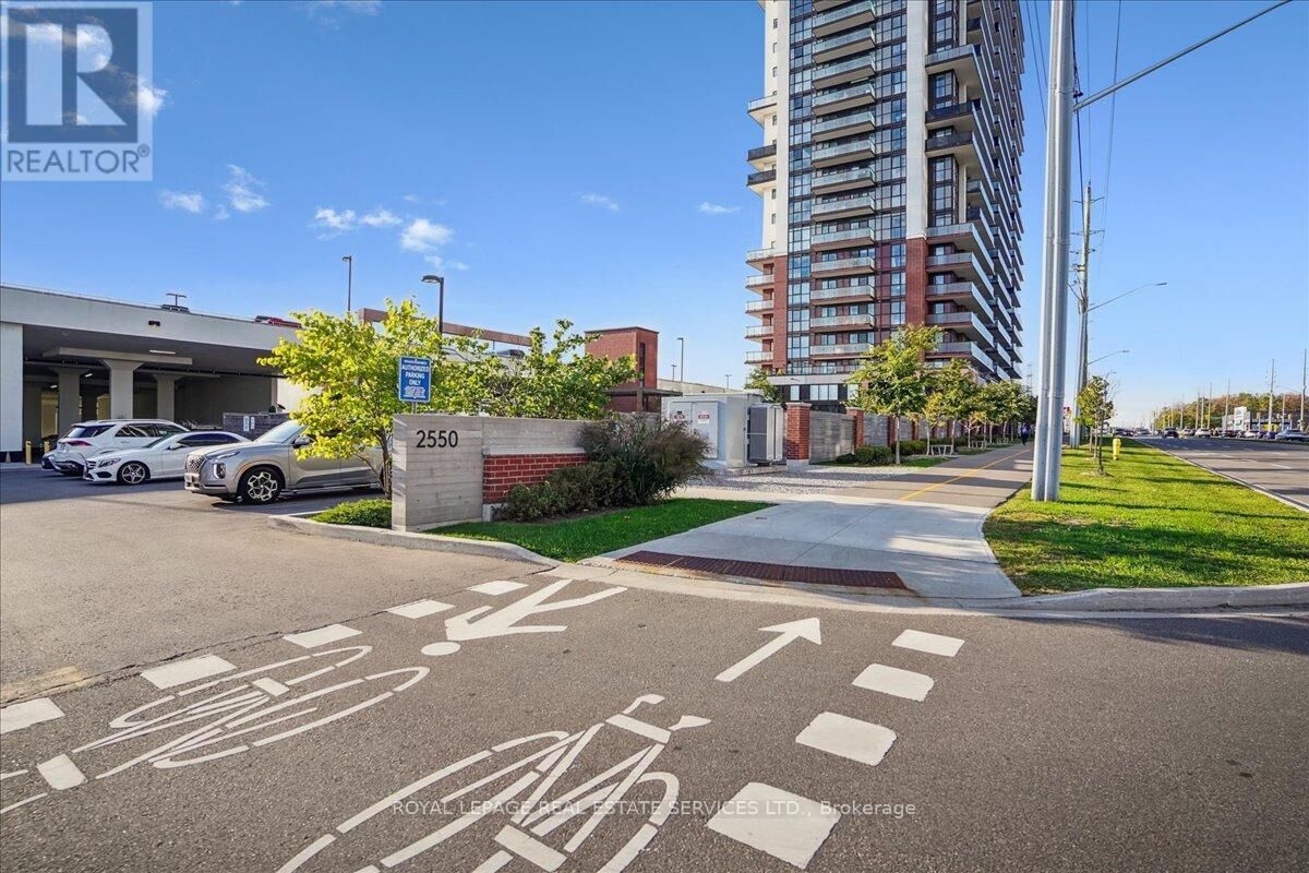 Property Photo: 2550 Simcoe Street North 1012 ON L1L 0R5