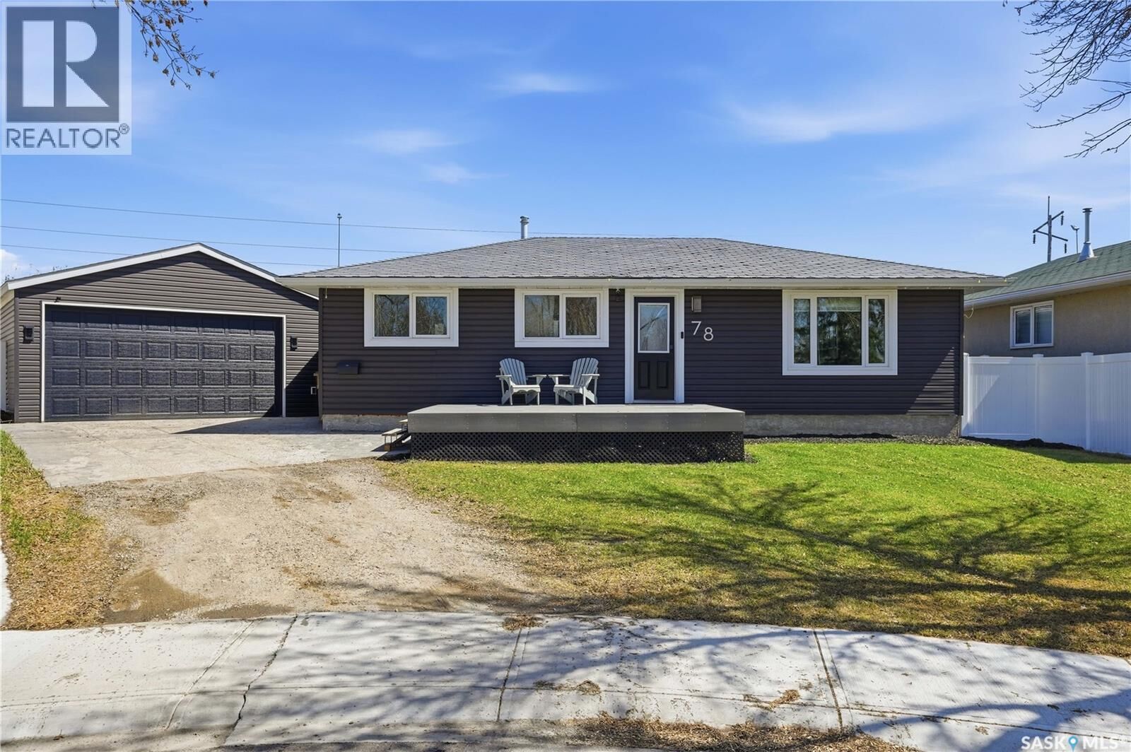 Property Photo:  78 Vernon Crescent  SK S4R 7P5 