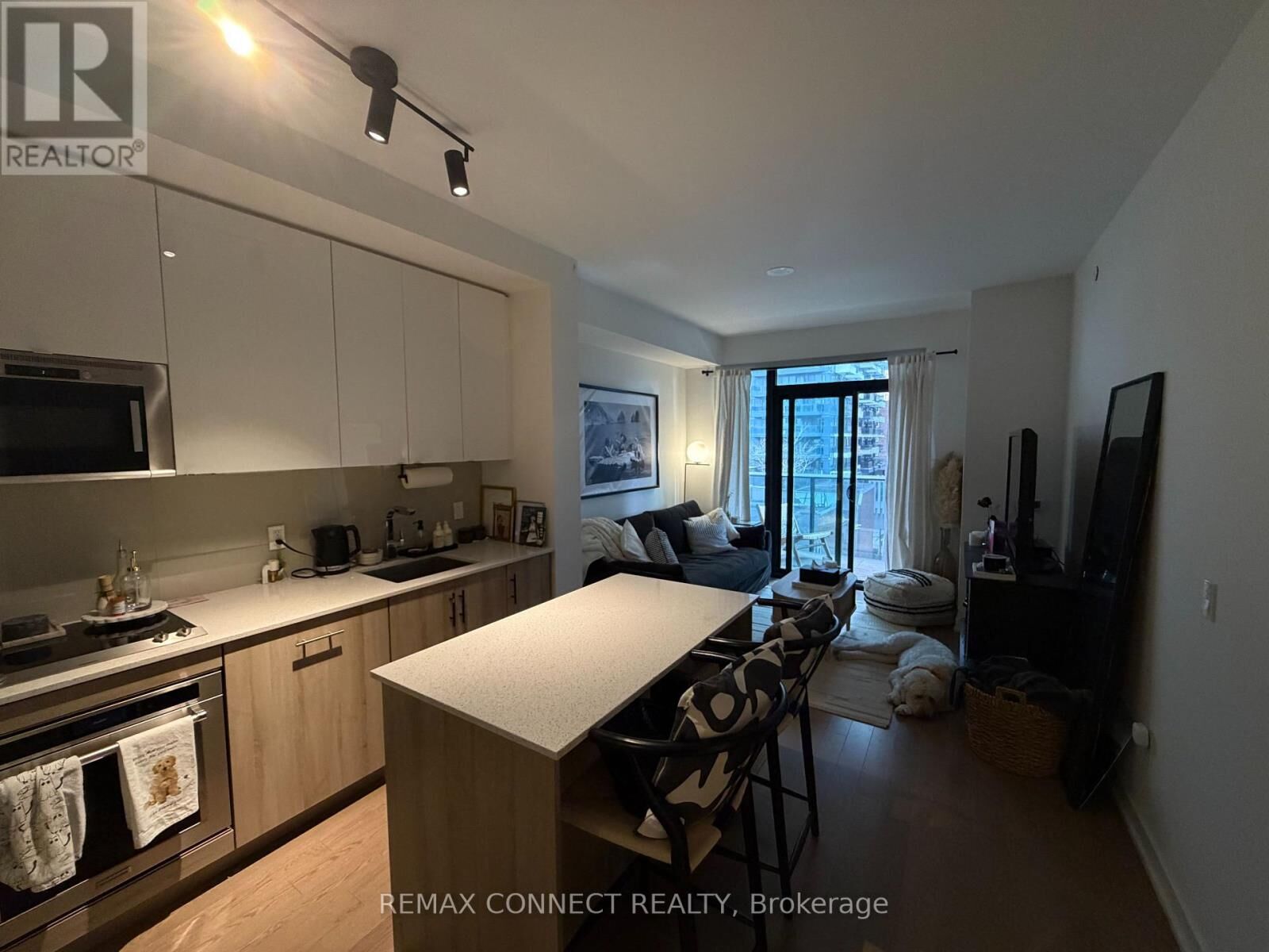 Property Photo:  330 Richmond Street West 621  ON M5V 0M4 