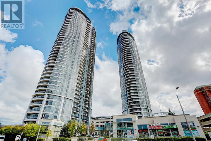 Property Photo:  135 Village Green Square 923  ON M1S 0G4 