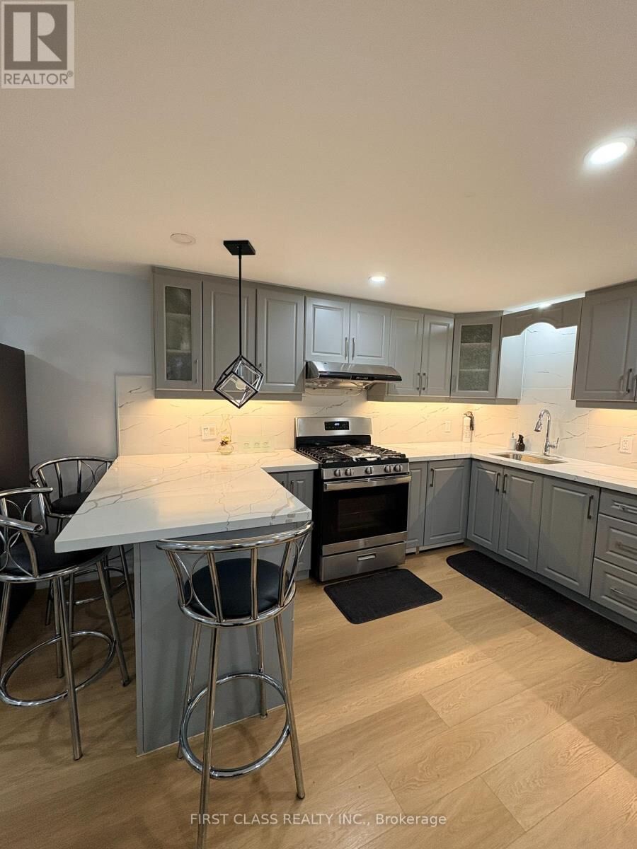 Property Photo:  49 Yellowstone Street  ON M3N 1M3 